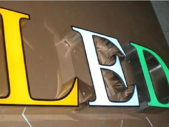 北流介绍LED招牌的基础知识。